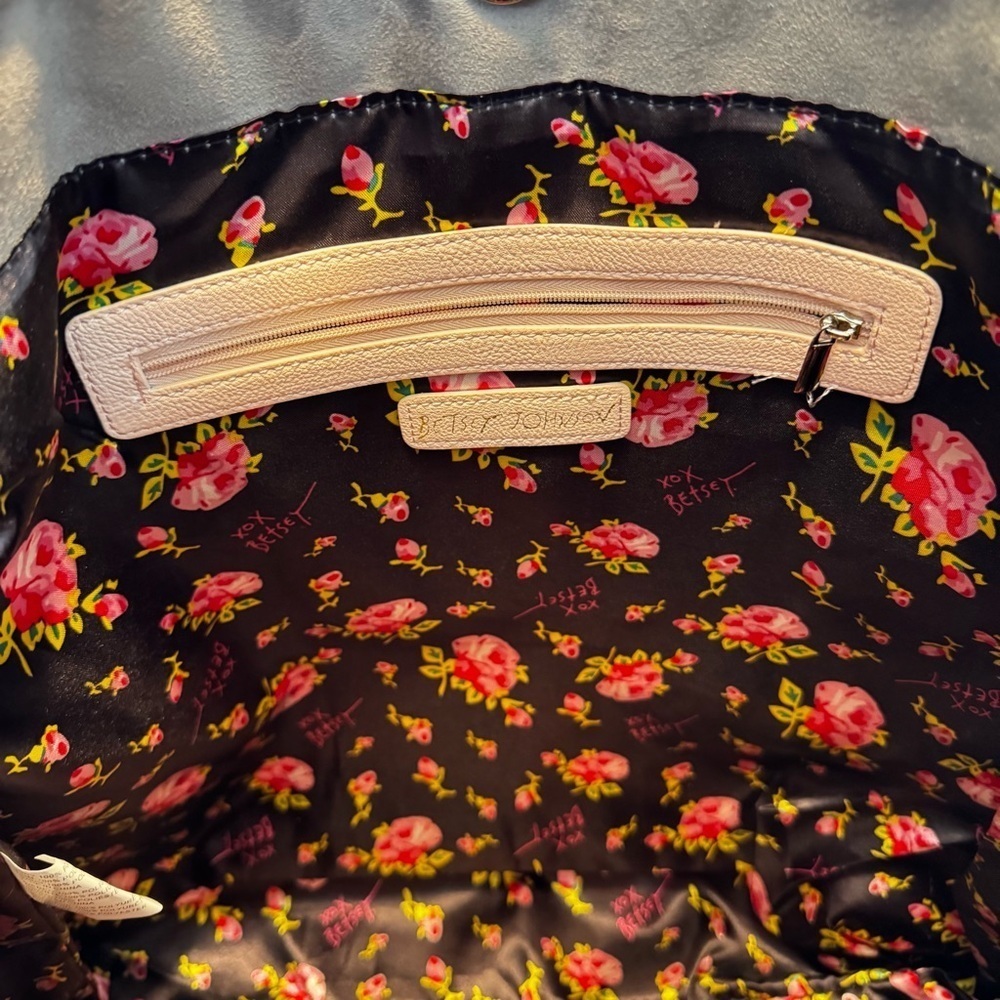 Betsey Johnson Blush Pink Faux Leather Quilted Heart Patterned Large Tote Bag - Picture 10 of 11